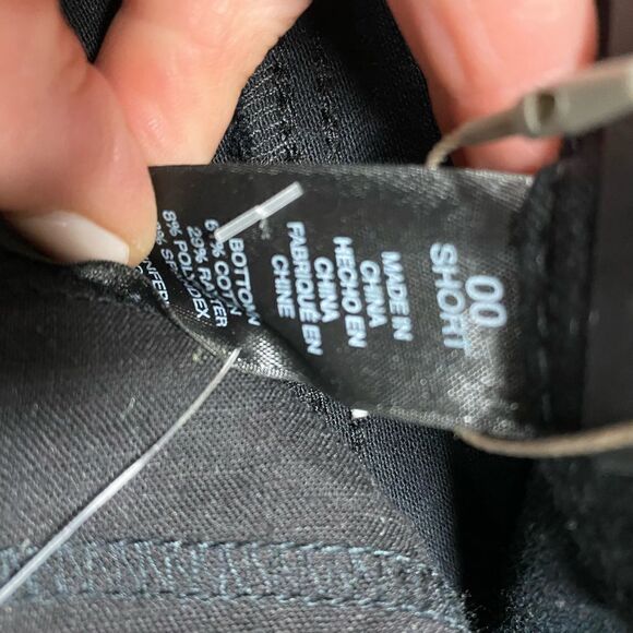 Chico’s The So Soft Lifting Straight Leg Black Jean NWT - Picture 7 of 9